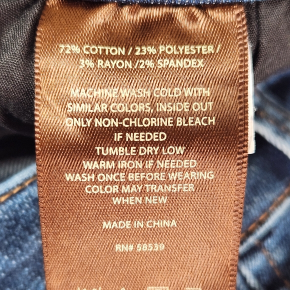 Kut from the Kloth Dark Flare Wide Leg Jeans. SKU D06 - Picture 6 of 6